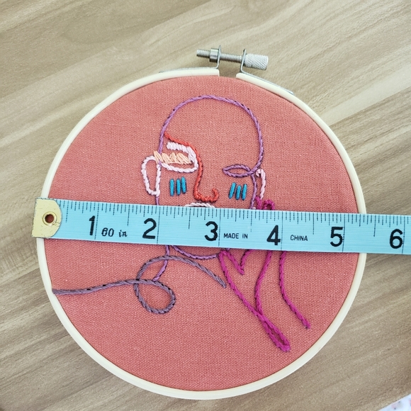 5" Line Art Handmade Embroidery - Picture 3 of 7